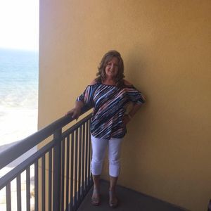 Meet your Posher, Deena